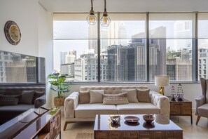 คอมฟอร์ทสตูดิโอ | บริเวณนั่งเล่น | สมาร์ททีวี 32 นิ้ว พร้อมช่องเคเบิล, ทีวี