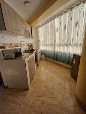 Quarto triplo superior | Roupas de cama antialérgicas, escrivaninha, Wi-Fi de cortesia