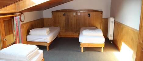 4 bedrooms, WiFi, bed sheets