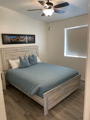 2 bedrooms, WiFi, bed sheets - Cozy Two Bedroom Home in Lake Havasu City (Lake Havasu City)