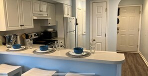 Fridge, microwave, oven, stovetop - WATERFRONT 2 Bed/2Bath Condo near North Myrtle Beach and Cherry Grove (Little River)