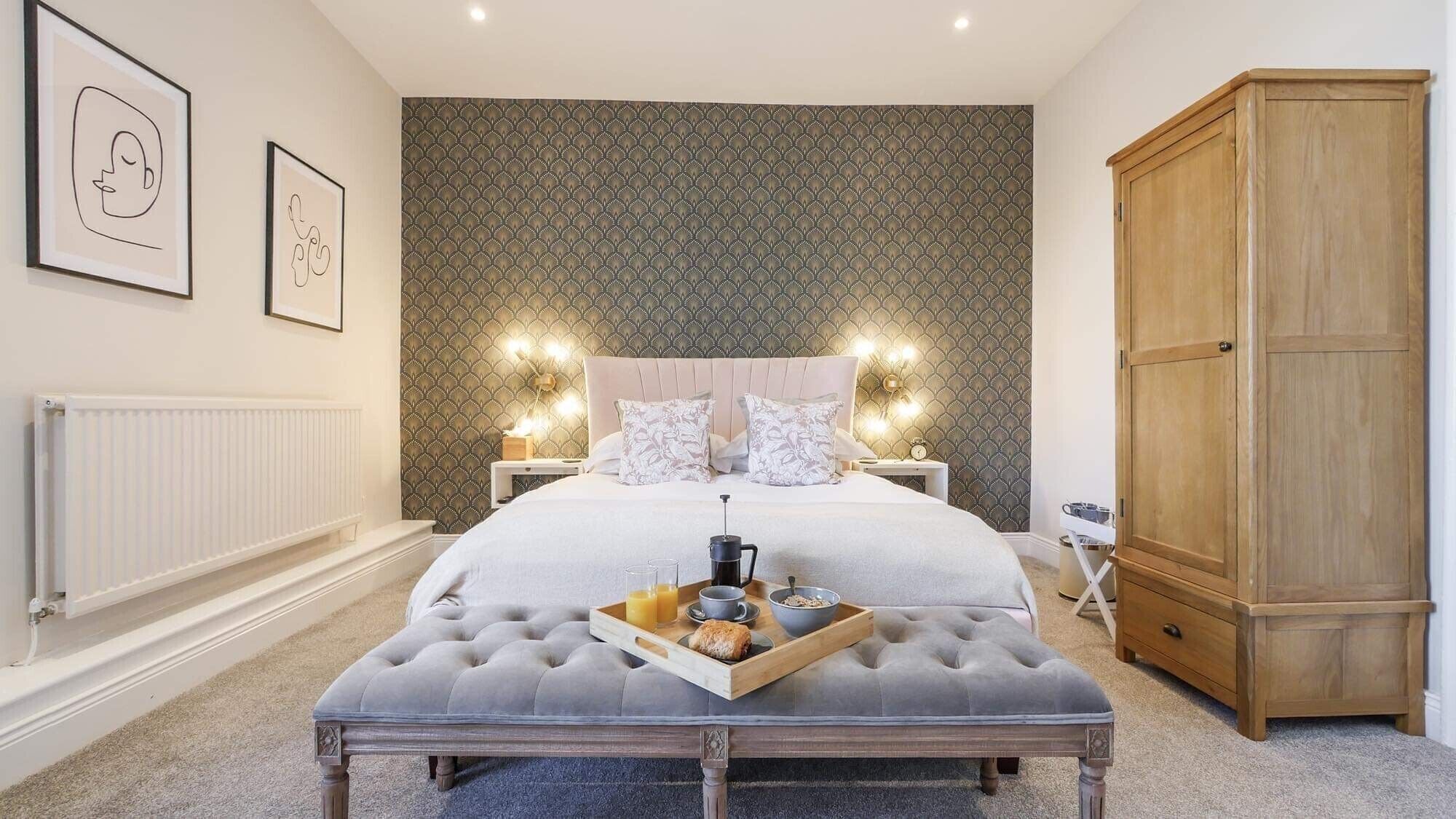 In-room safe, free WiFi, bed sheets
