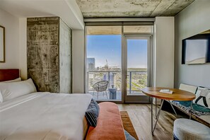 Iron/ironing board, free Internet, bed sheets