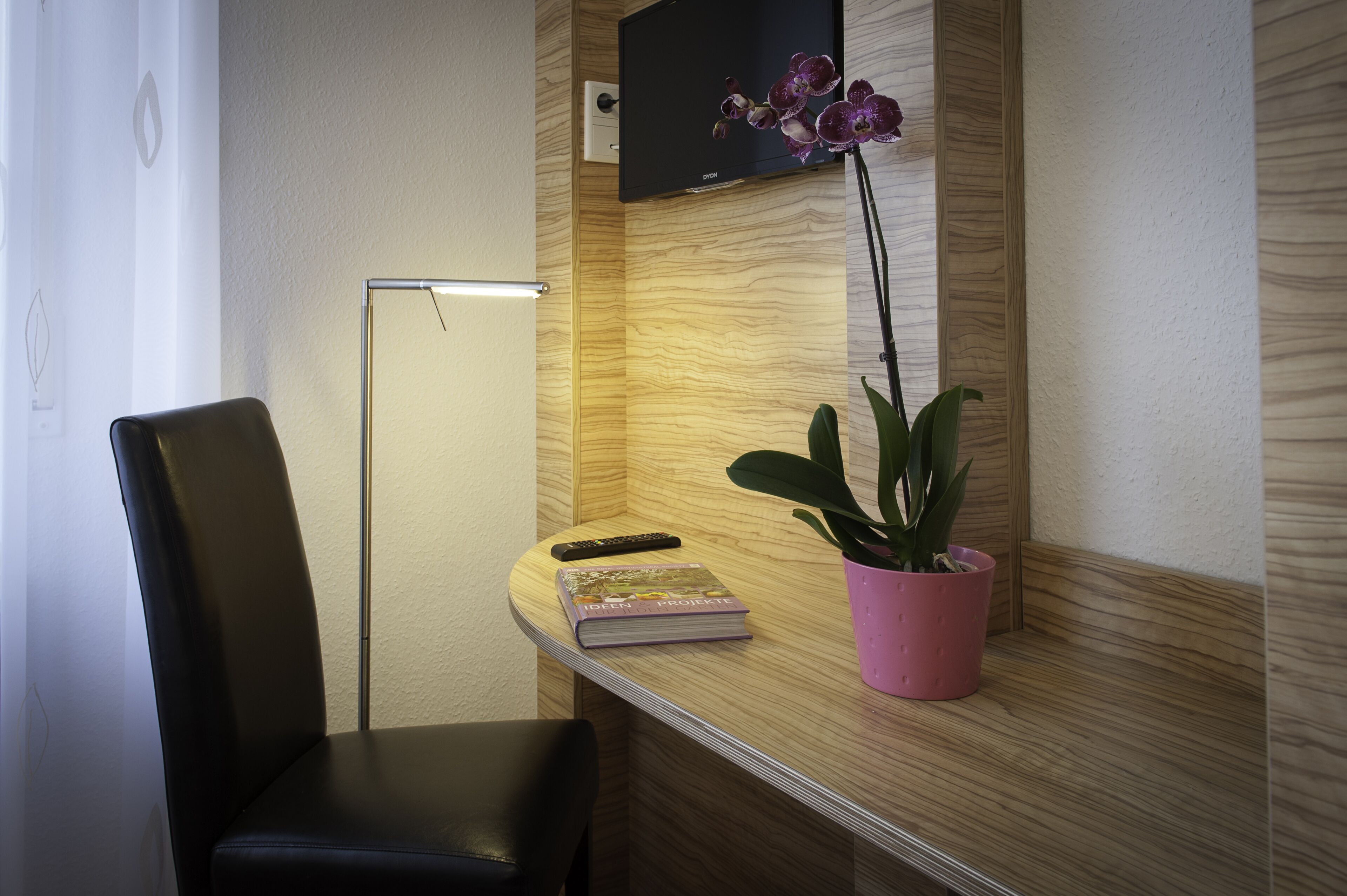 Apartment for 4 people with 2 bedrooms and 2 bathrooms, kitchen and balcony in Eschborn