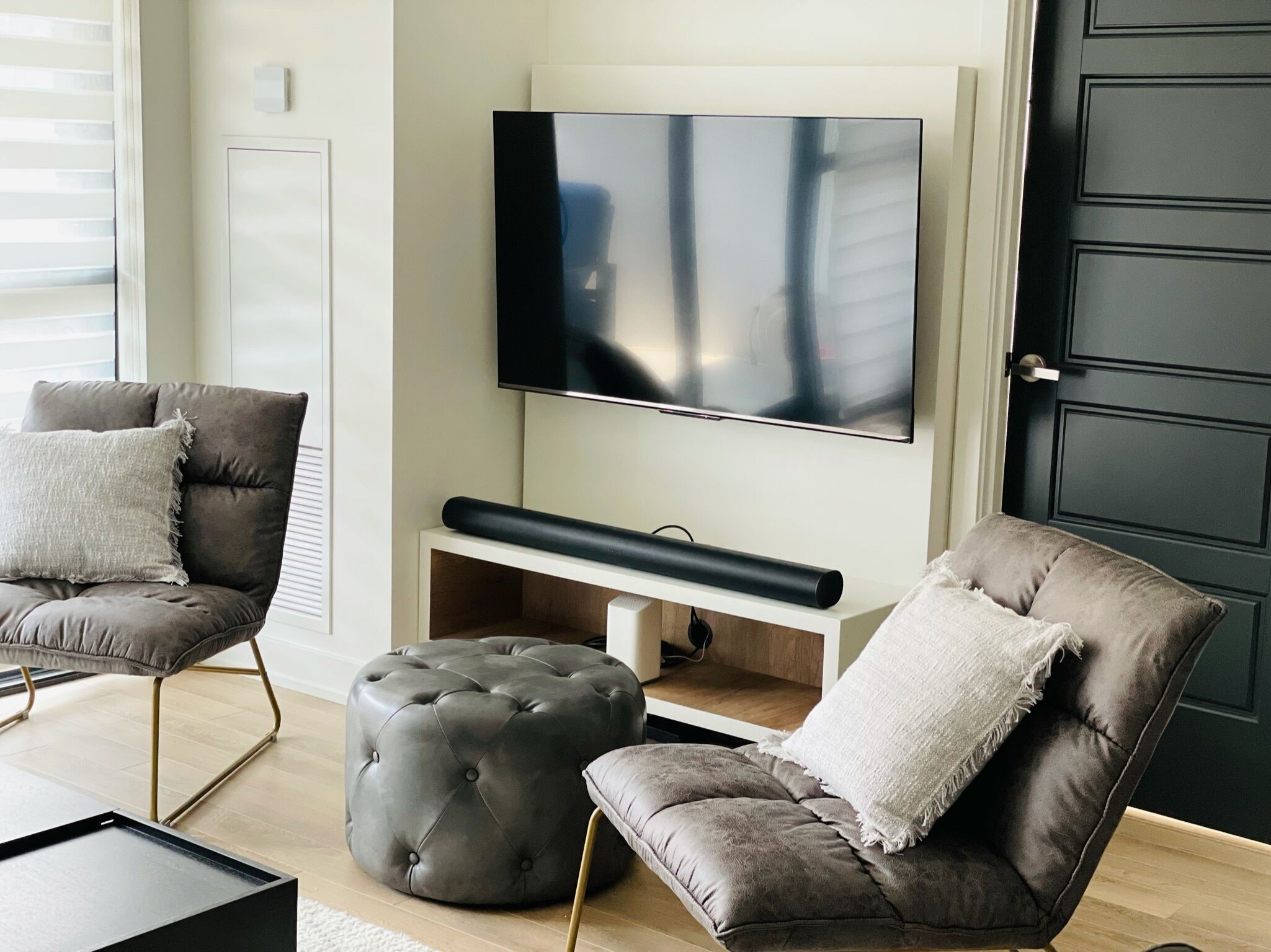 Friday Harbour AQUARIUS Building: Modern 2BR condo with outdoor pool