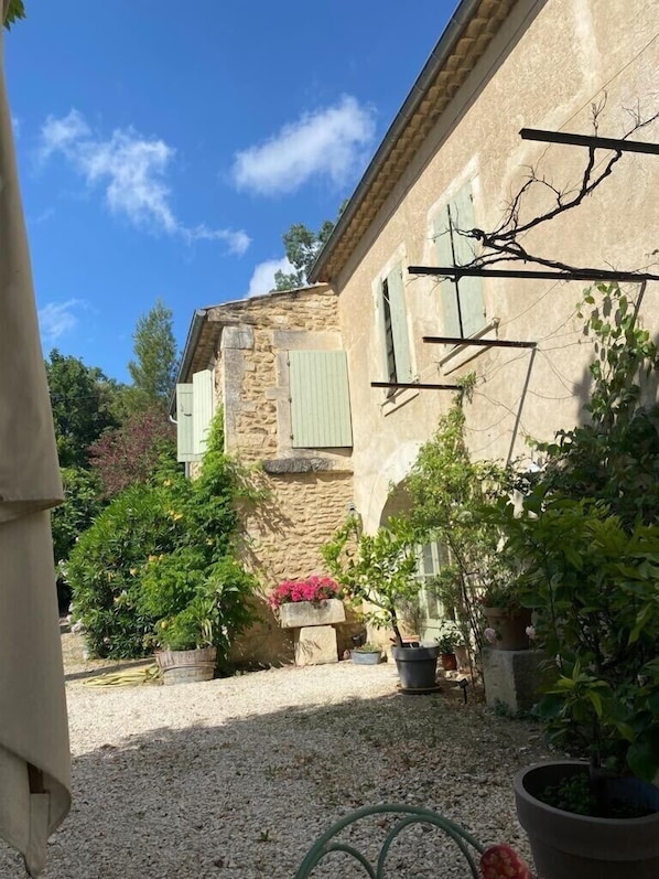 Enceinte de l’hébergement