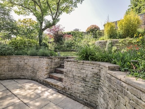 Cottage | Property grounds