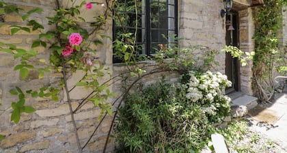 Fox Den Cottage