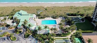 Modern Beach Condo at Peaceful Hutchinson Island