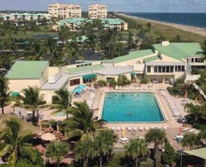 Outdoor pool - Modern Beach Condo at Peaceful Hutchinson Island (Fort Pierce)