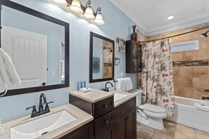 Maison, Plusieurs lits (Champagne and Roses Fr 218 Tahitian W) | Salle de bain