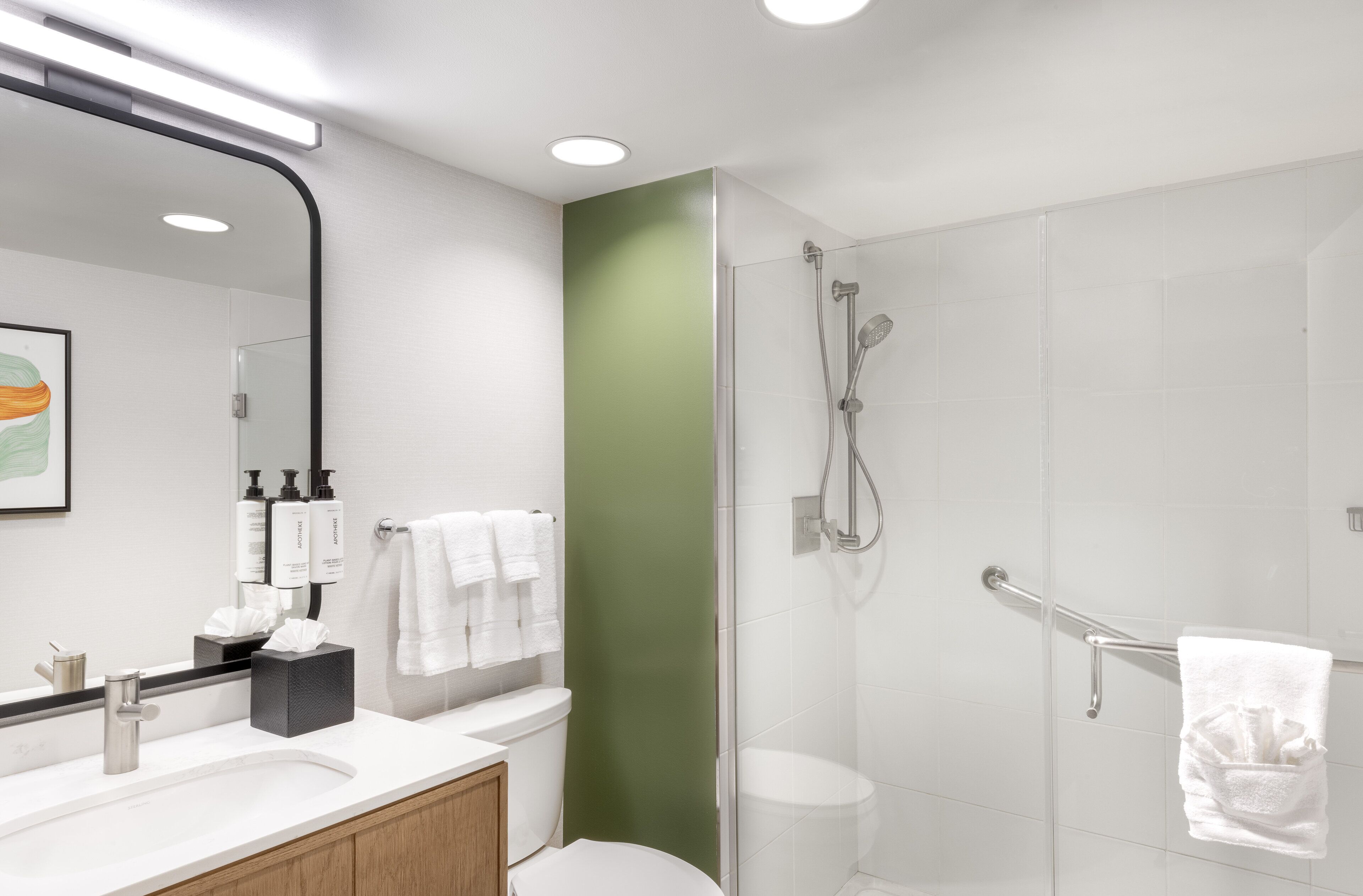 Designer-hygieniatuotteet, hiustenkuivaaja, pyyhkeet, saippua