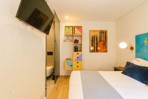 1 chambre, fer et planche à repasser, accès au Wi-Fi (inclus)