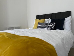 Comfort-studio, oma kylpyhuone, näköala pihalle | 1 makuuhuone