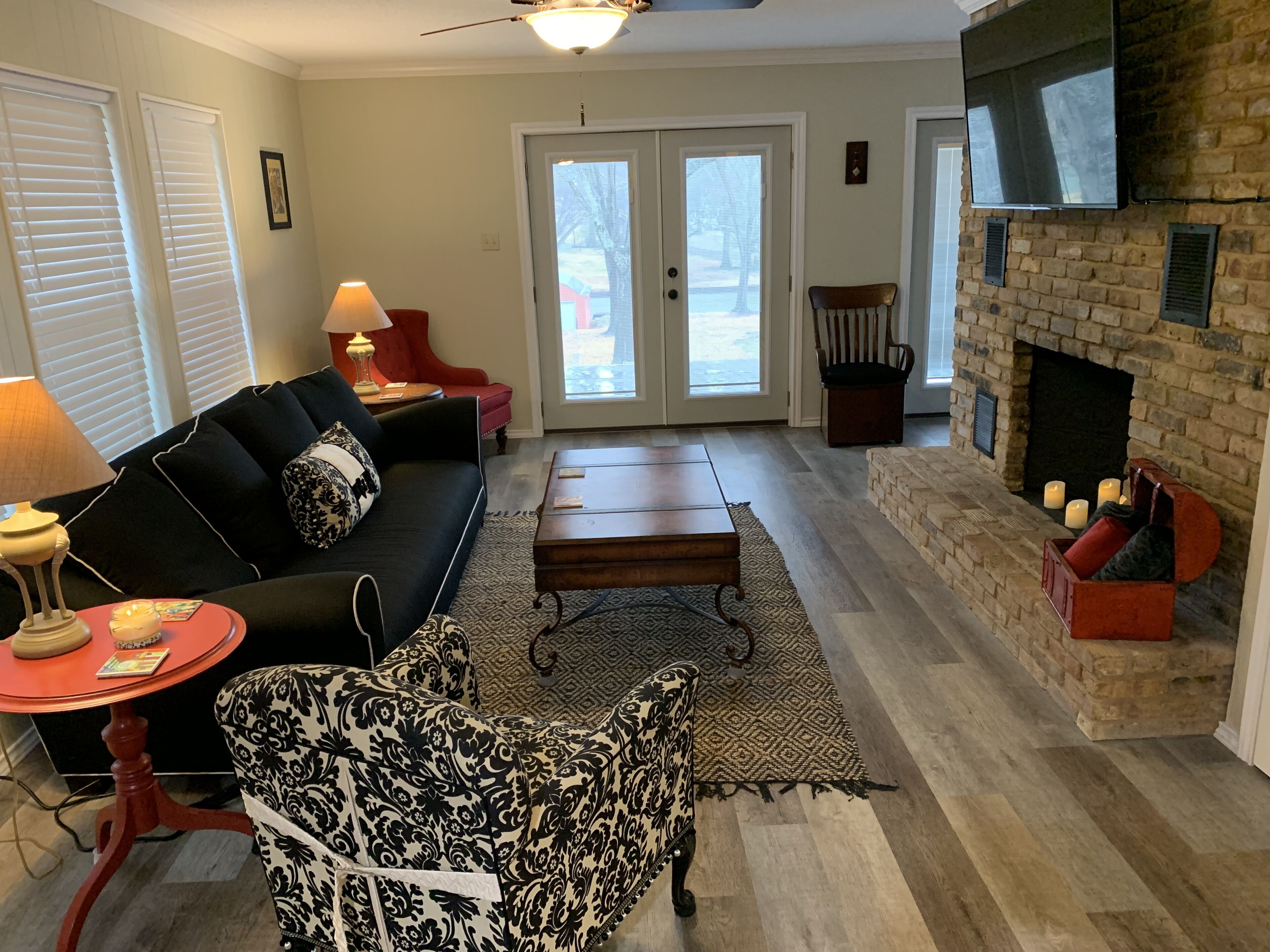 Clair de Lune, Lake Front on Lake Palestine 