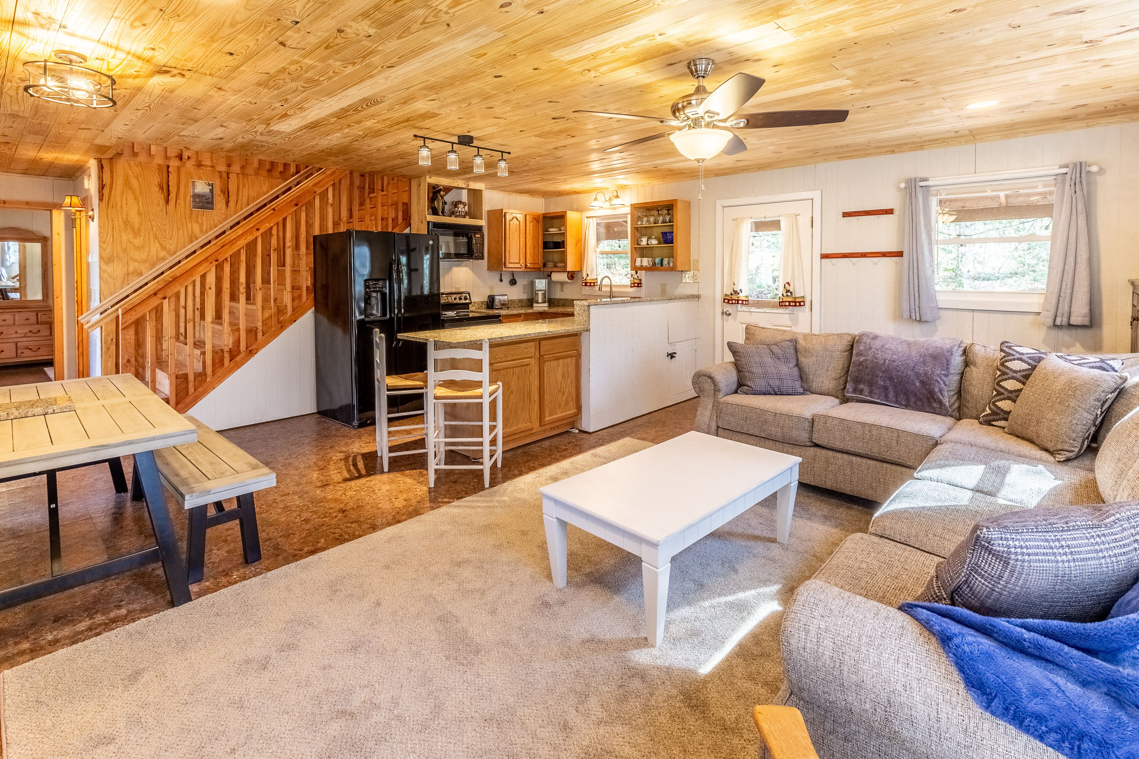 Dog-friendly cabin with WiFi, AC, & upstairs spacious loft - near river and town