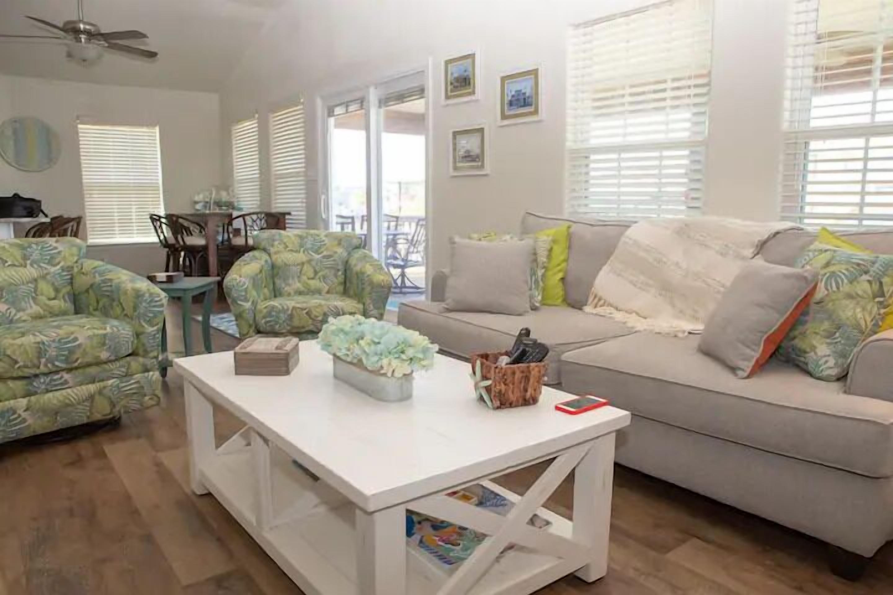 Baywood, Canal Front Getaway