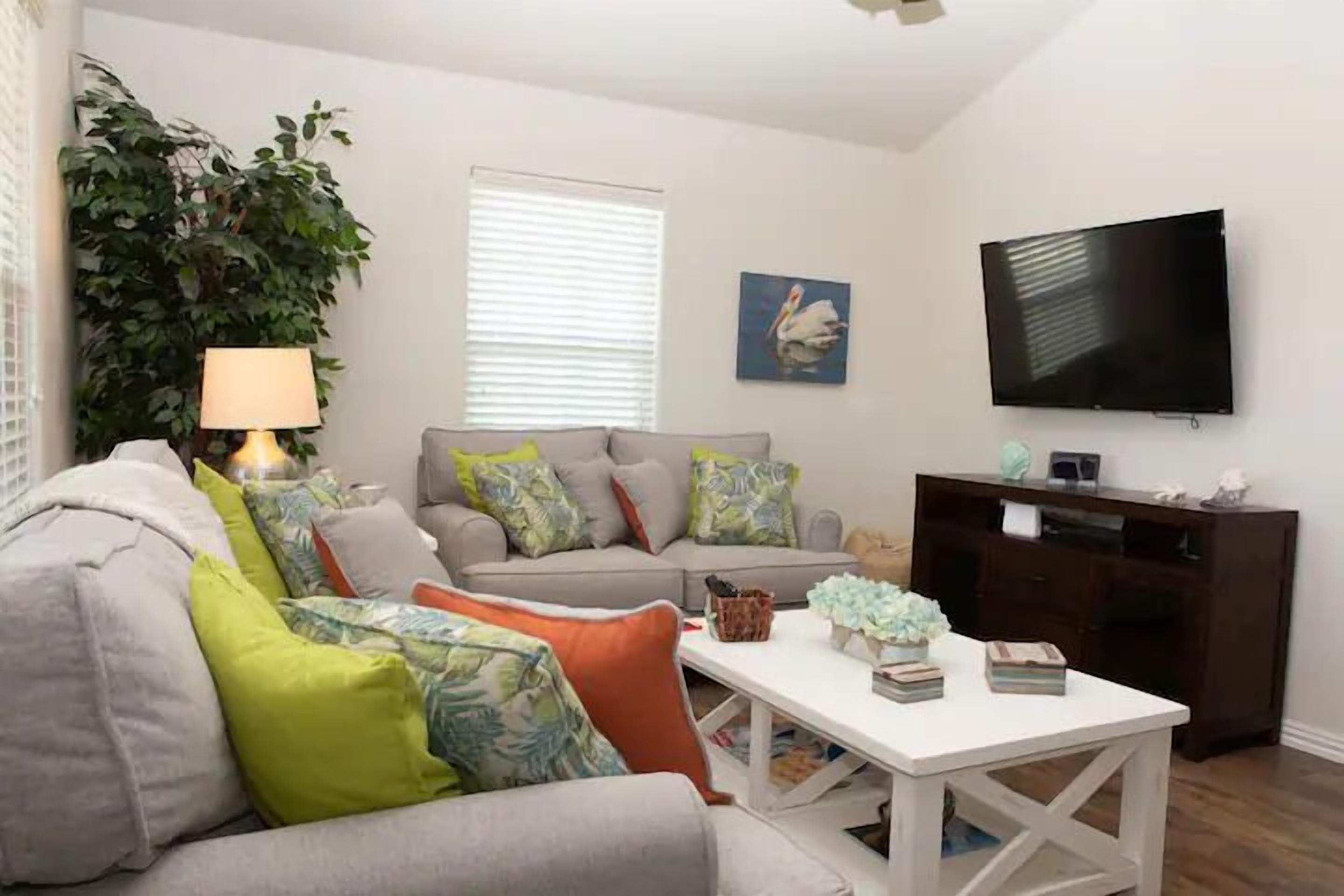 Baywood, Canal Front Getaway