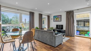 Room - Shoreditch Square Apartments (London)