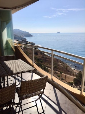 Outdoor dining - fantastic sea views (Alicante (Alacant))