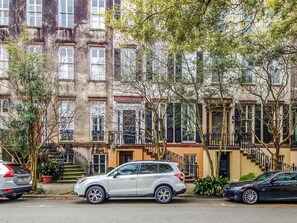 Exterior - Romantic Garden Apartment on Chatham Square (Savannah)
