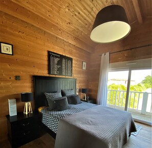 4 عدّة غرف نوم وسرير سفر وواي فاي مجانًا وملاءات أسرّة