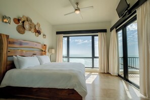 Room - Diamante Beachfront Suites (San Pedro)