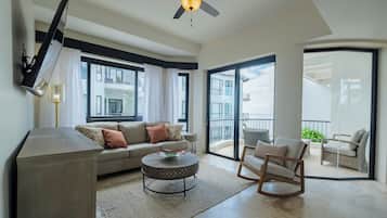 Luxury Suite, Multiple Beds, Ocean View D3 | Living area