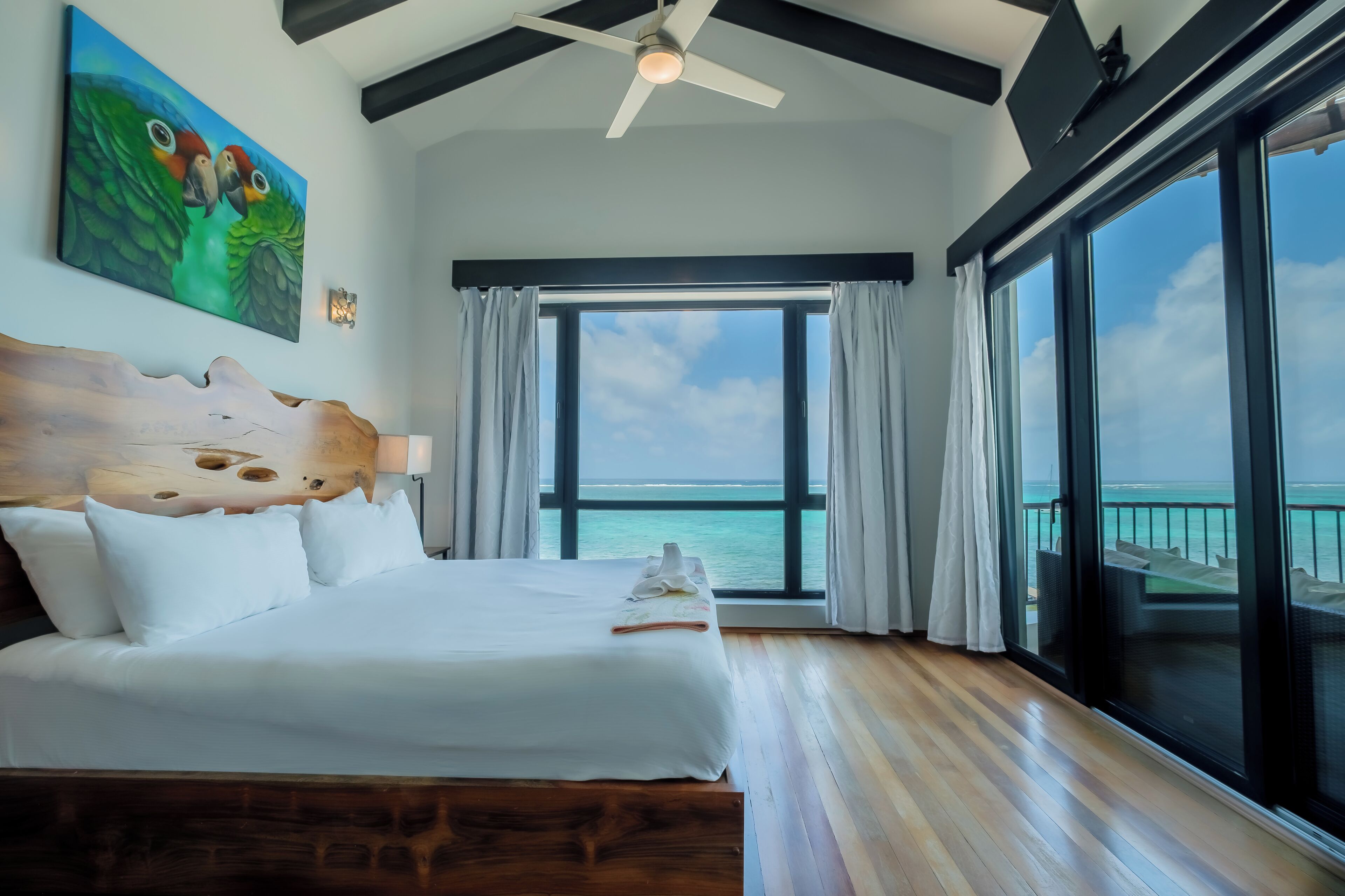 Luxury Suite, Multiple Beds, Penthouse OceanFront A4