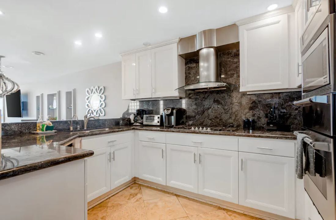 Oceanfront Malibu Beachhouse with Private Access to Beach