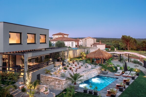 Outdoor pool - Villa Merapi (Sveti Lovrec)