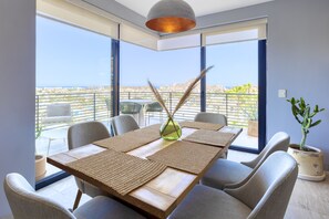 Superior Apartment | Dining room