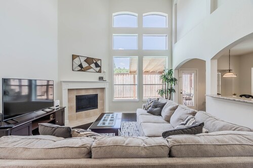 Memories • Historic down town , w/ pool,foo ball, & skee-ball