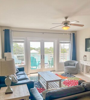 Smart TV - 30A 3BR Condo•500 ft to Public Beach Access•2 Pools•Tennis Courts•Nature Trails (Seagrove Beach)