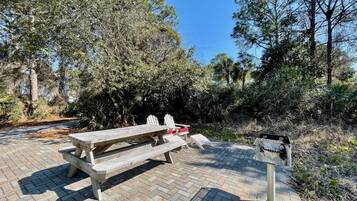 Tempat makan outdoor