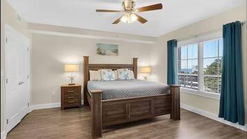 3 kamar tidur, setrika/meja setrika, Wi-Fi gratis, dan seprai linen