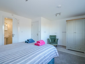 3 bedrooms, individually decorated, individually furnished, free WiFi - The Apple Shed (Wisbech)