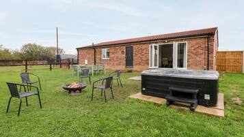 Cottage | Property grounds