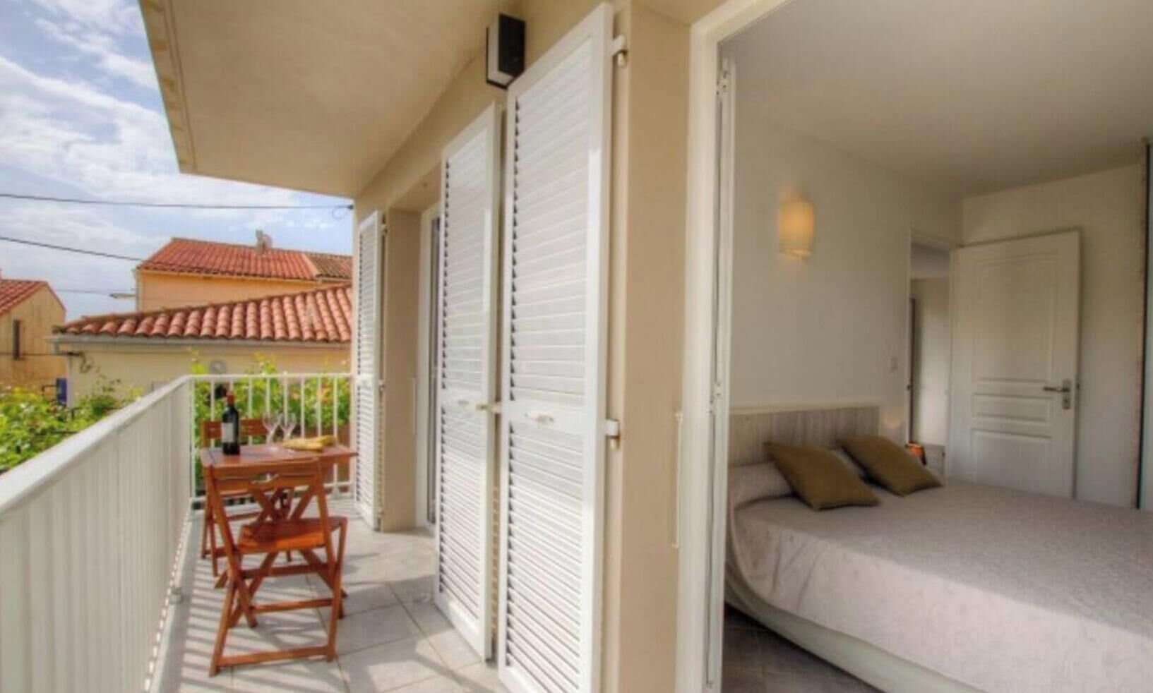 1 bedroom, iron/ironing board, travel crib, free WiFi