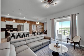 TV - 2 Bedrooms/ 2 Bathrooms/ Storey Lake (3191-405 PC) (Kissimmee)