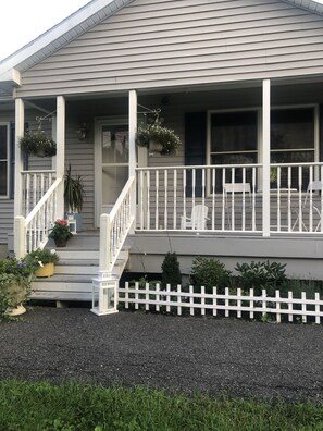 Exterior detail - Private Hudson Valley Home on Hudson River- Amenities⭐️ 🔹AIRBNB SUPERHOST🔹 (Kingston)