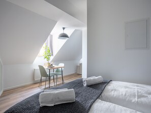 Suite L | Decoración individual, mobiliario individual, escritorio