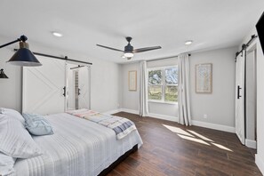 5 Schlafzimmer, Schreibtisch, kostenloses WLAN, Bettwäsche