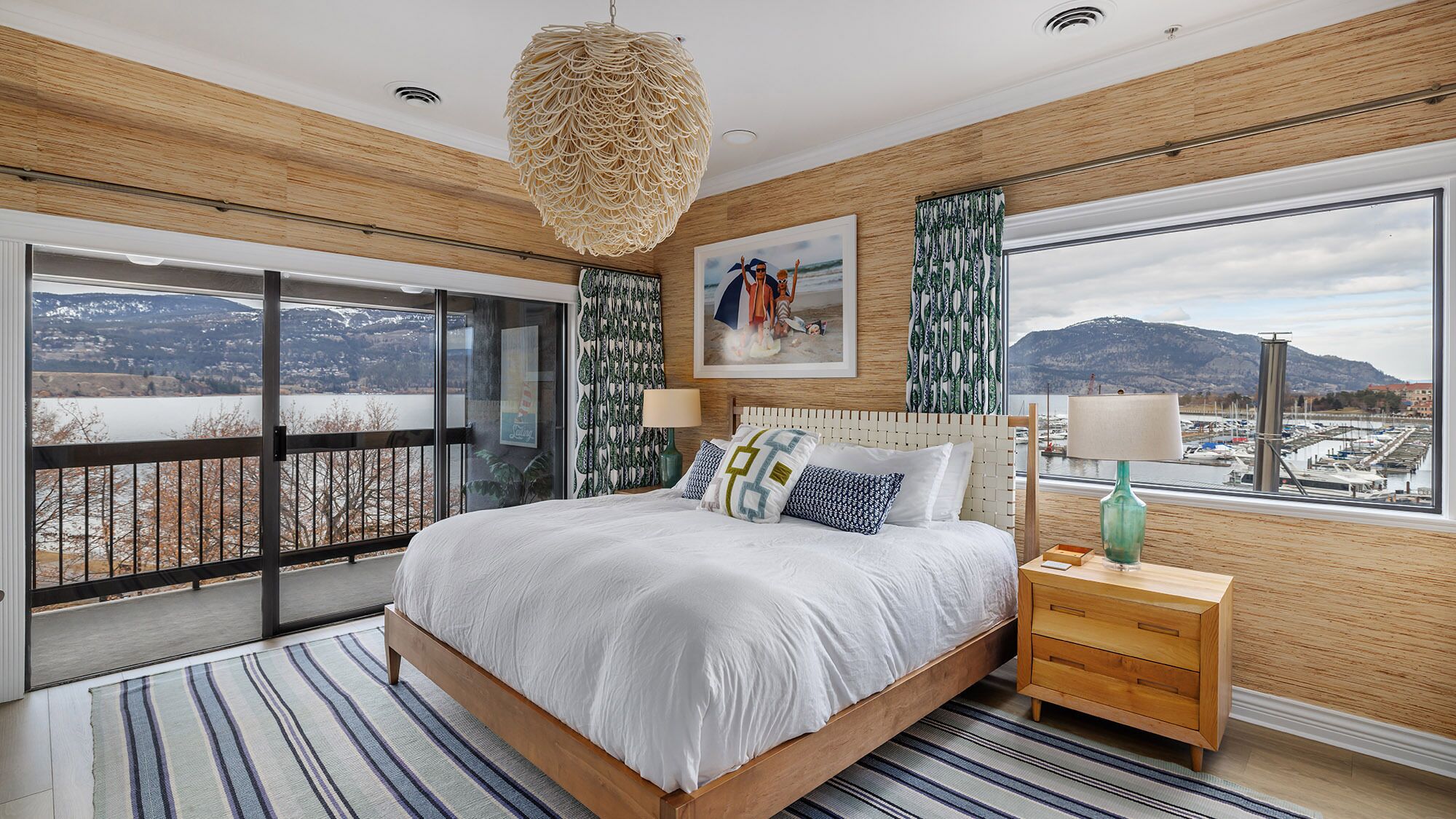 Lakefront Penthouse, Amazing Views, Luxury Design