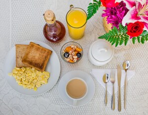 Hypoallergeen beddengoed, een minibar, een bureau, gratis wifi