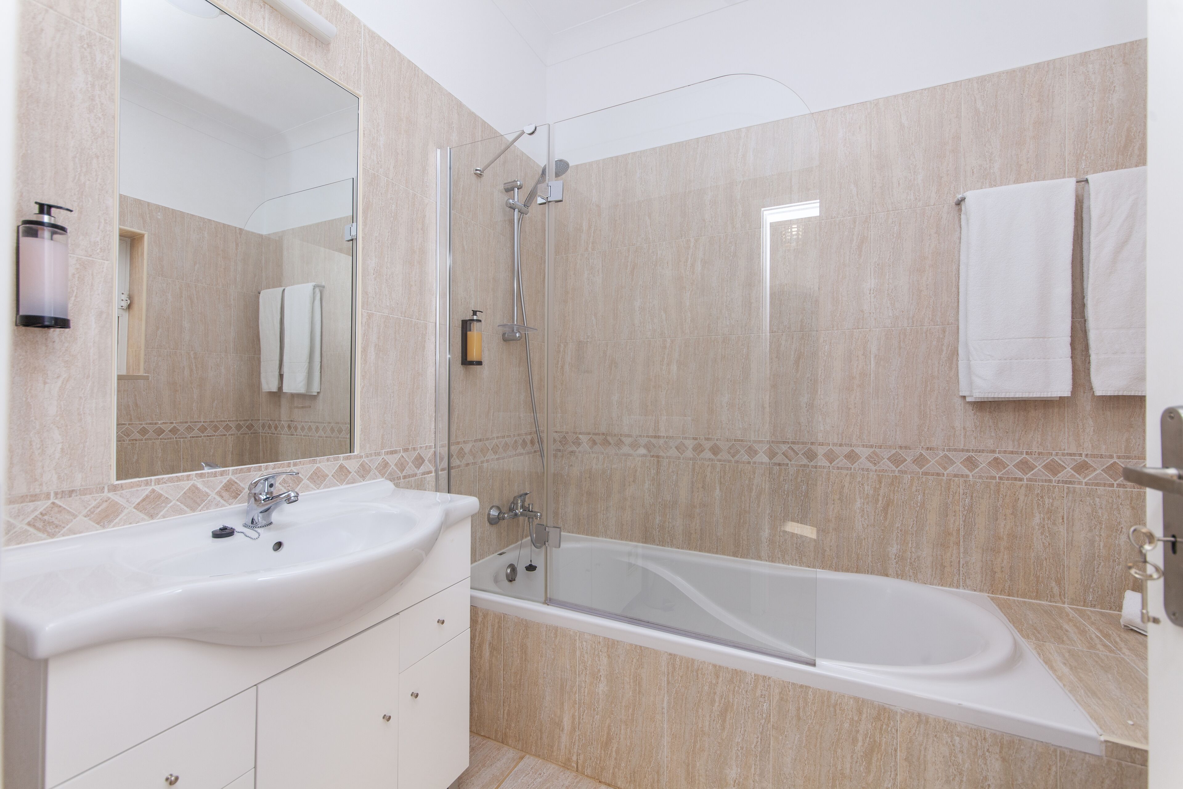 Photo - Atalaia Sol Aparthotel - tennis & heated pool in winter