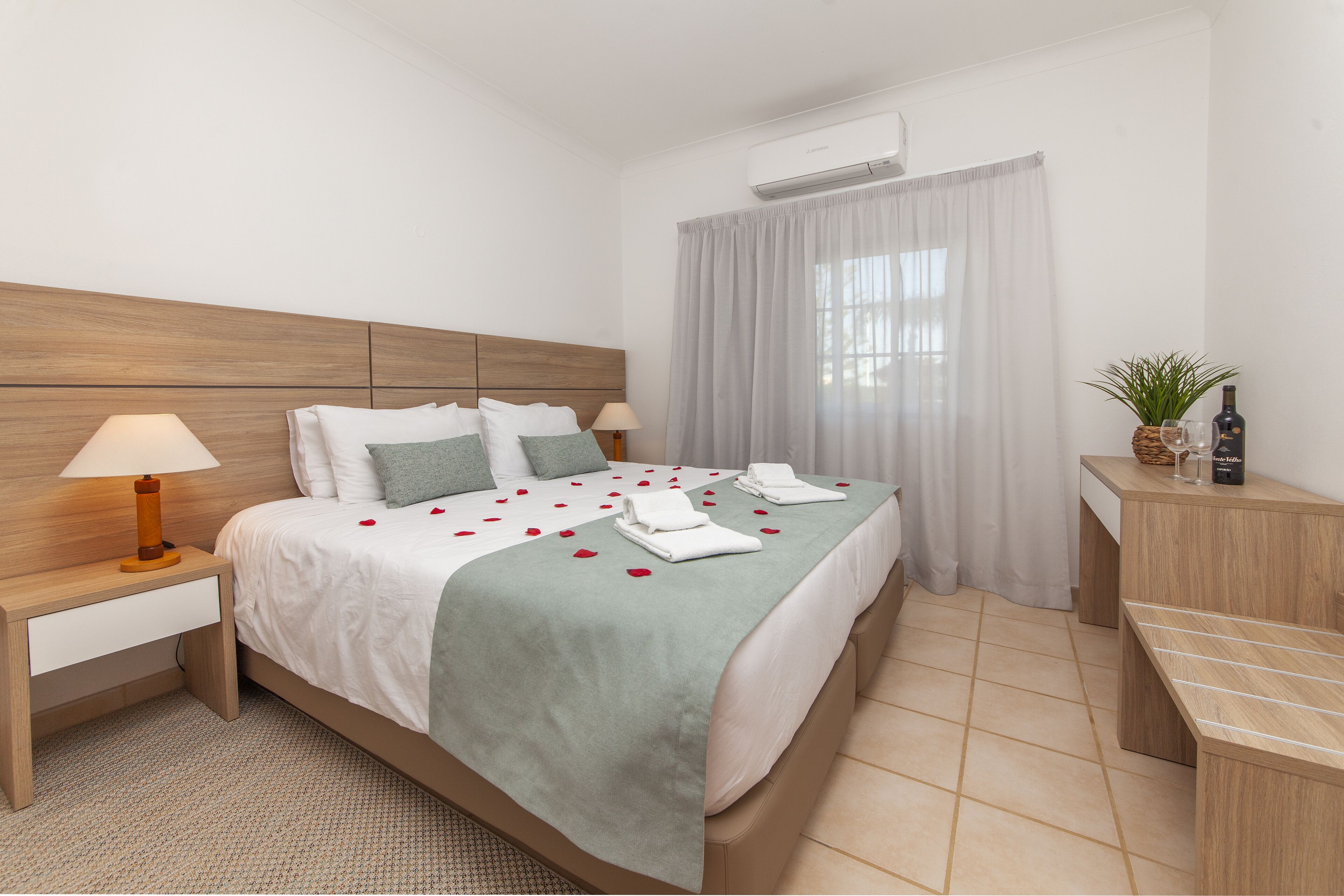 Photo - Atalaia Sol Aparthotel - tennis & heated pool in winter