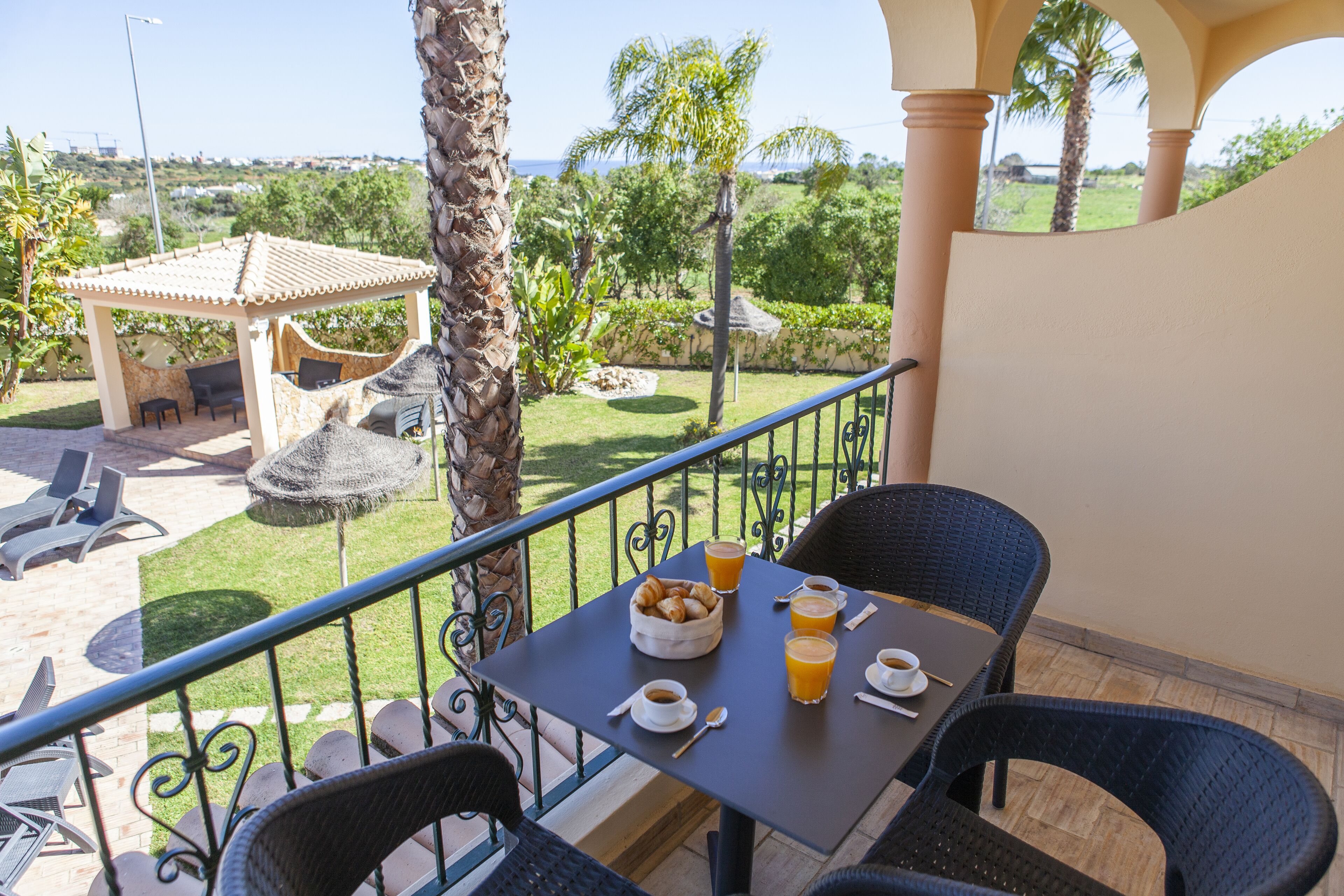 Photo - Atalaia Sol Aparthotel - tennis & heated pool in winter