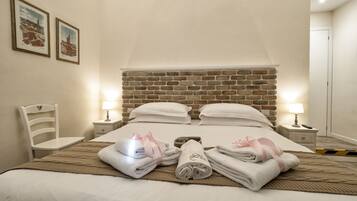 Basic Double Room, Ensuite | Down duvets, memory-foam beds, free WiFi