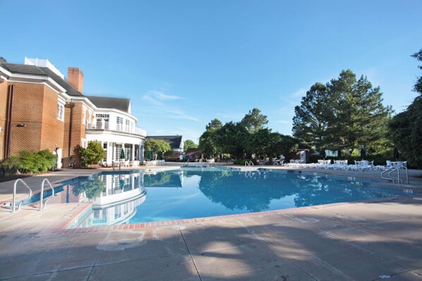 Sisäuima-allas, ulkouima-allas